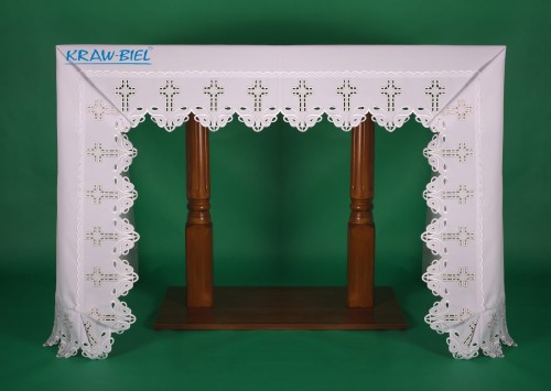 obrus ołtarzowy koronka krzyż.jpg