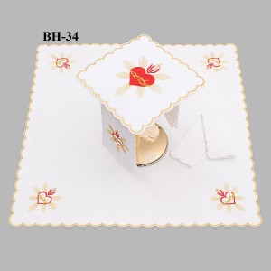 Bielizna kielichowa ołtarzowa bogato haftowana  